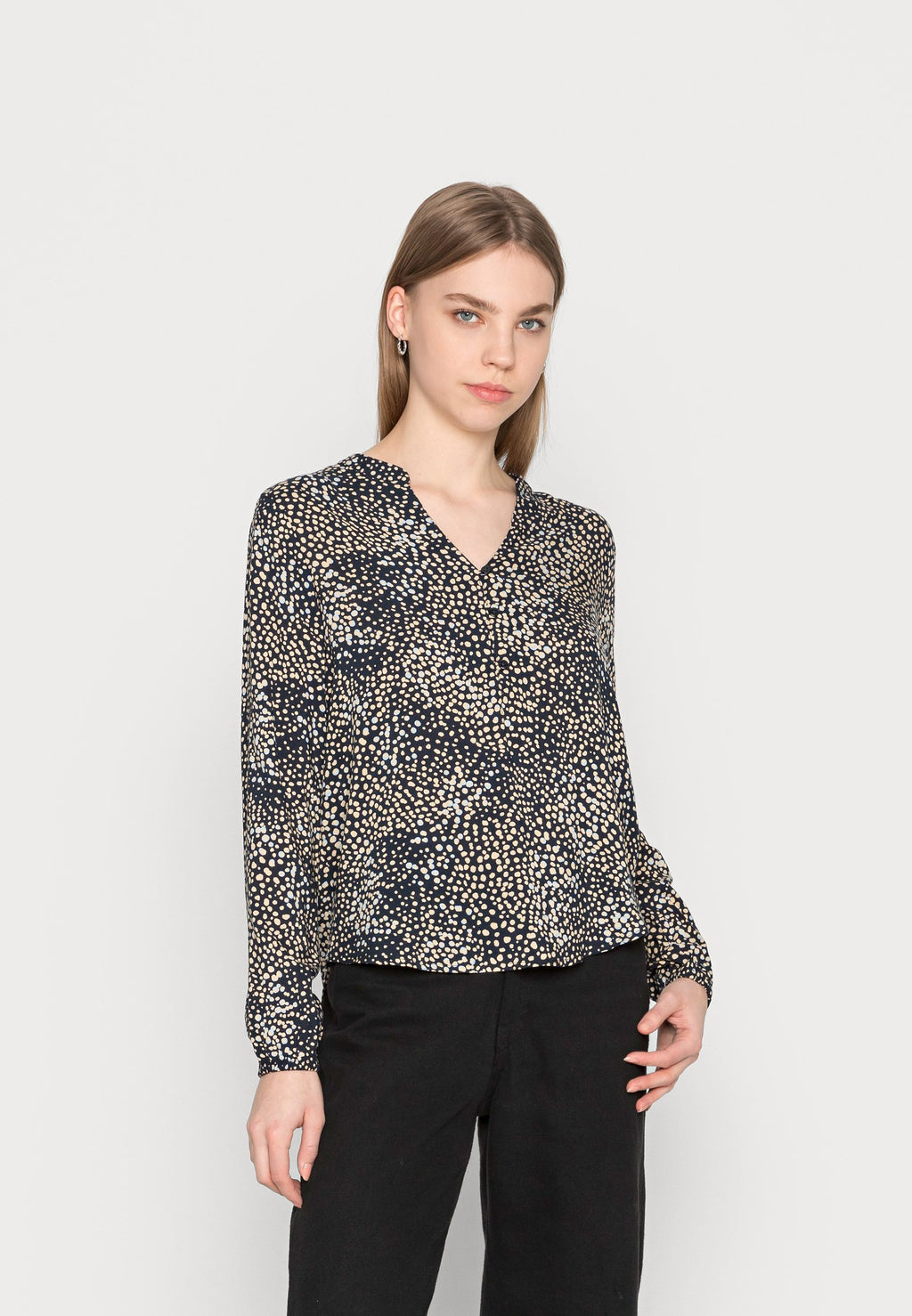 b.young BYJOSA VNECK