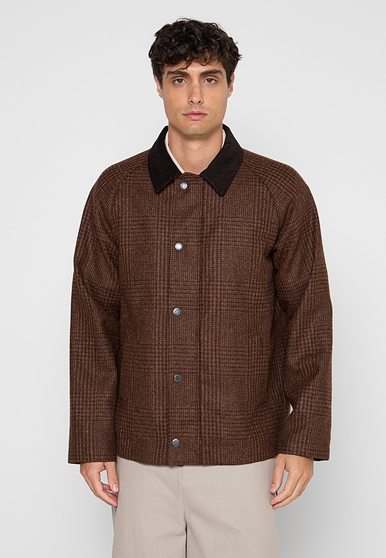 Barbour International TRACKER
