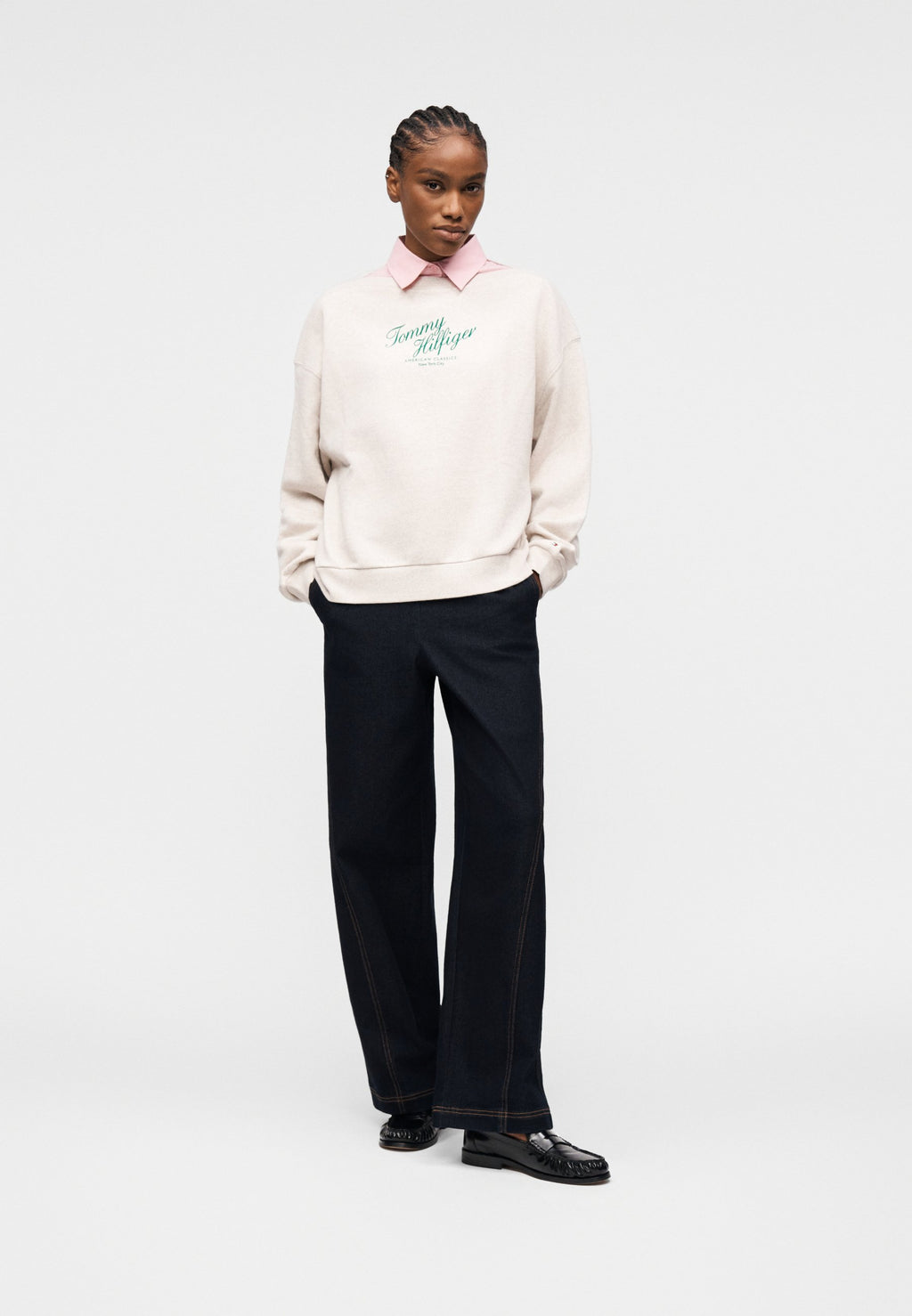 LOGO RELAXED BOAT NECK SWEATSHIRT Media 2