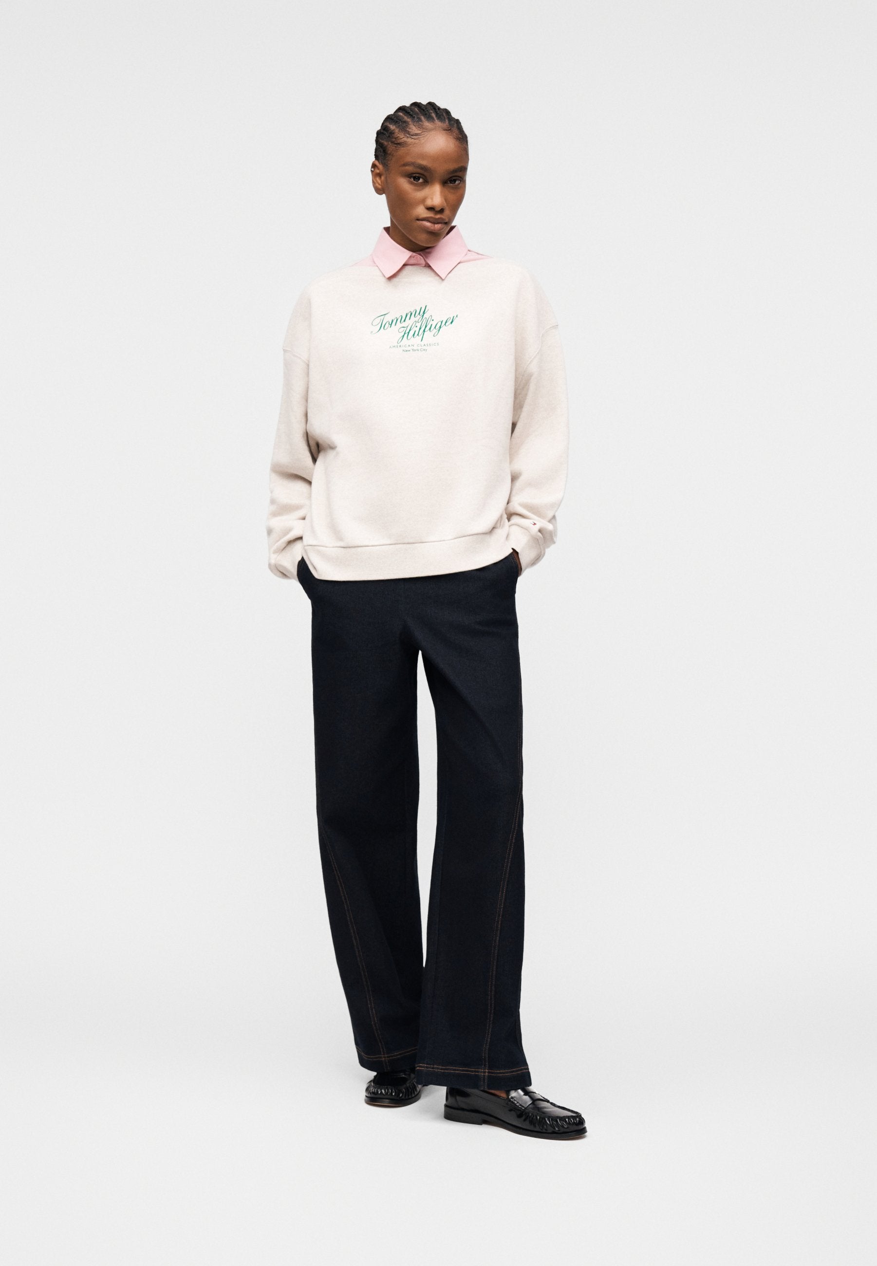 LOGO RELAXED BOAT NECK SWEATSHIRT Media 2