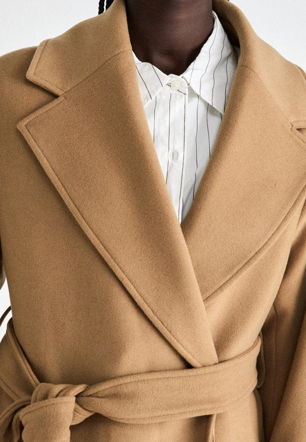 Lee COAT