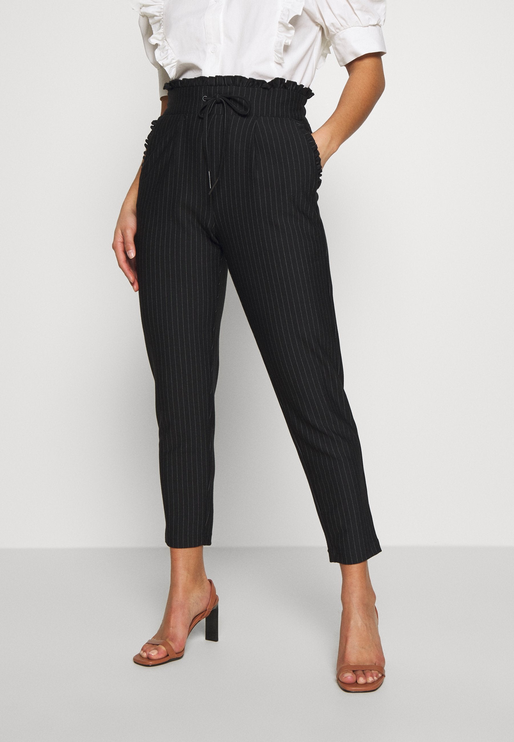 ONLPOPTRASH CLASSI PINSTRIPE FRILL Media 3