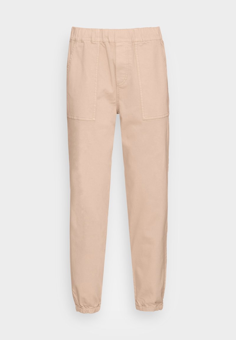 STYLE PATCHED POCKETS RELAXED FIT REGULAR LENGTH Media 1