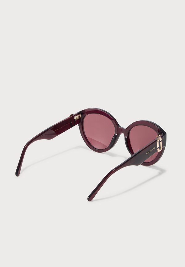 MARC JACOBS