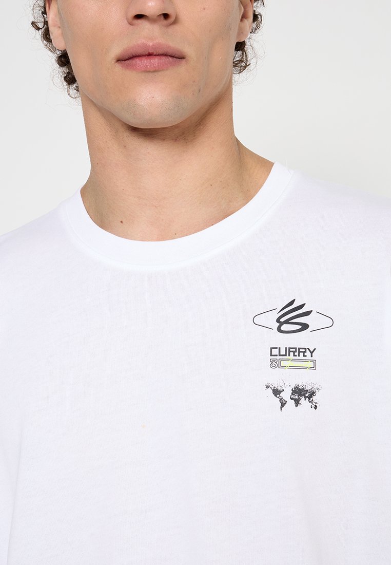 Under Armour LOOSE FIT