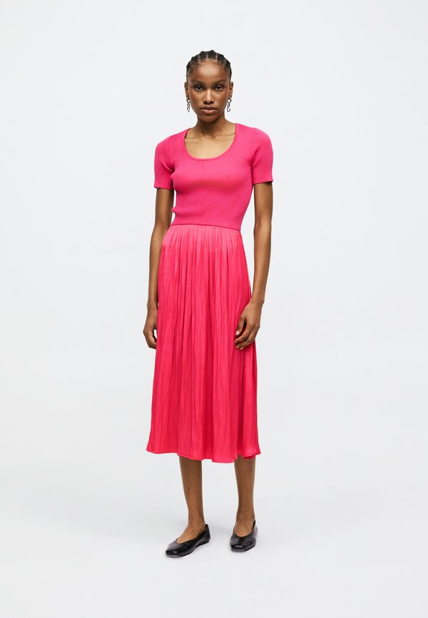 DKNY