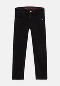 Schwarze Jeans aus Denim mit figurbetontem Schnitt, fünf Taschen, einem vorderen Knopfverschluss und roten Logodetails am Bund.