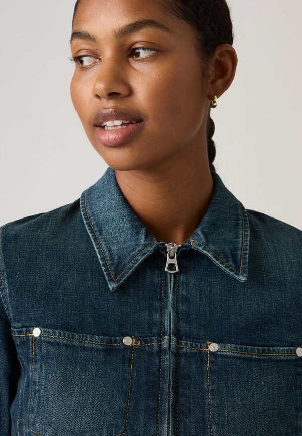 Levi's® Y2K STRETCH FITTED TRUCKER