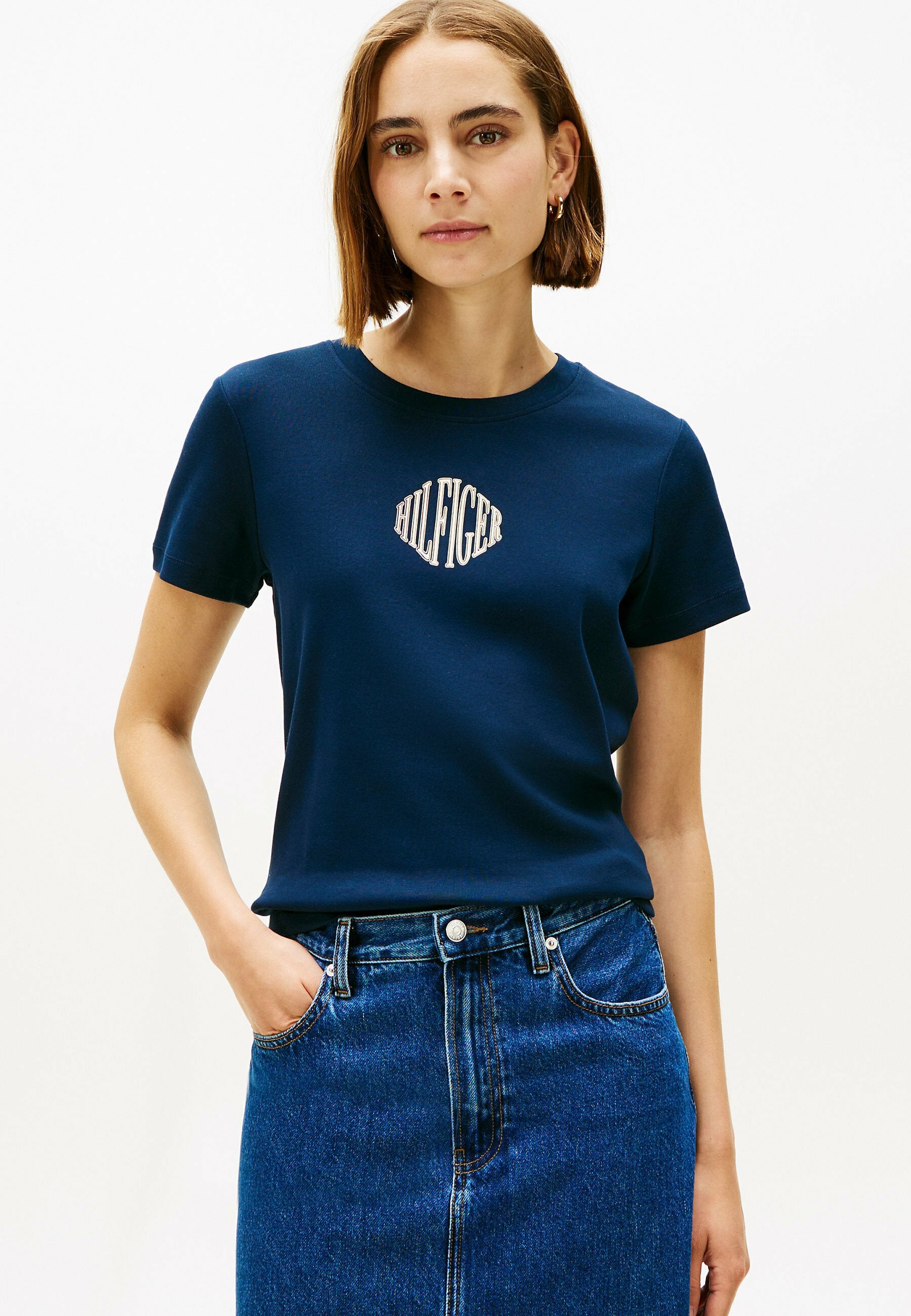 CREW NECK Media 3