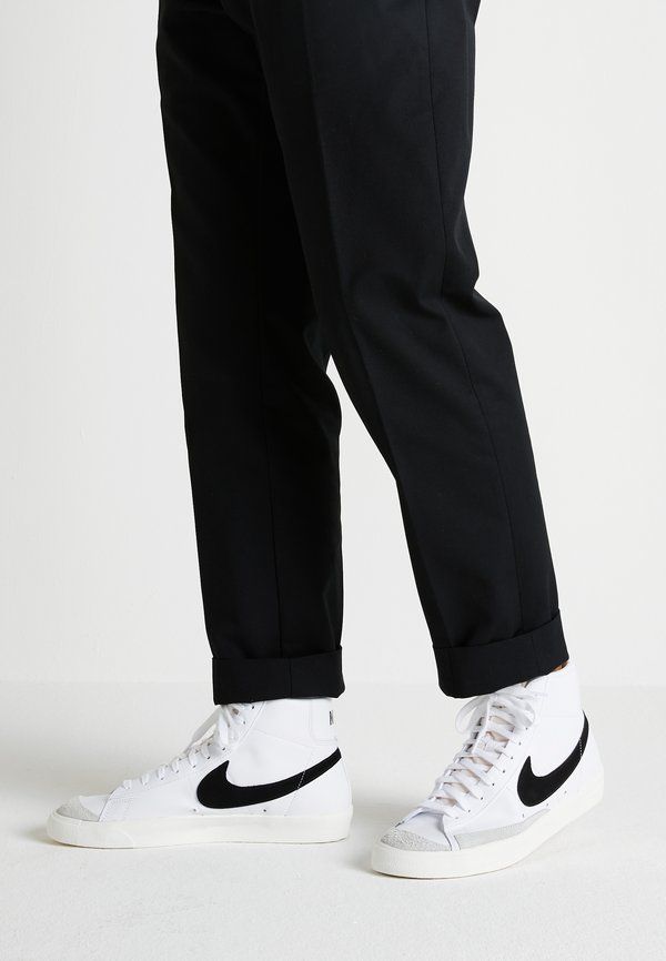 Nike Sportswear BLAZER '77 UNISEX - High-top trainers - white/black