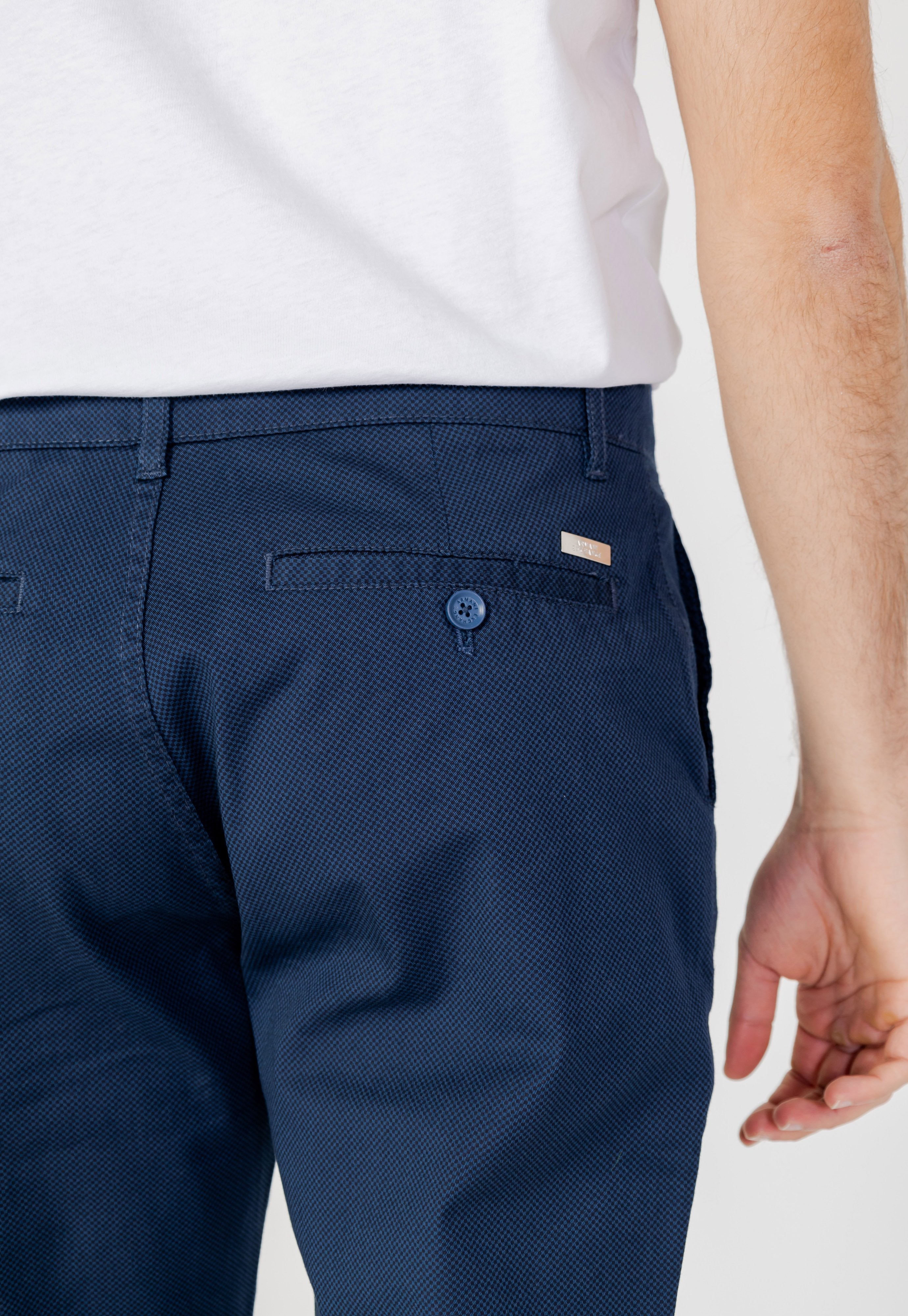 Armani Exchange Chino Media 5
