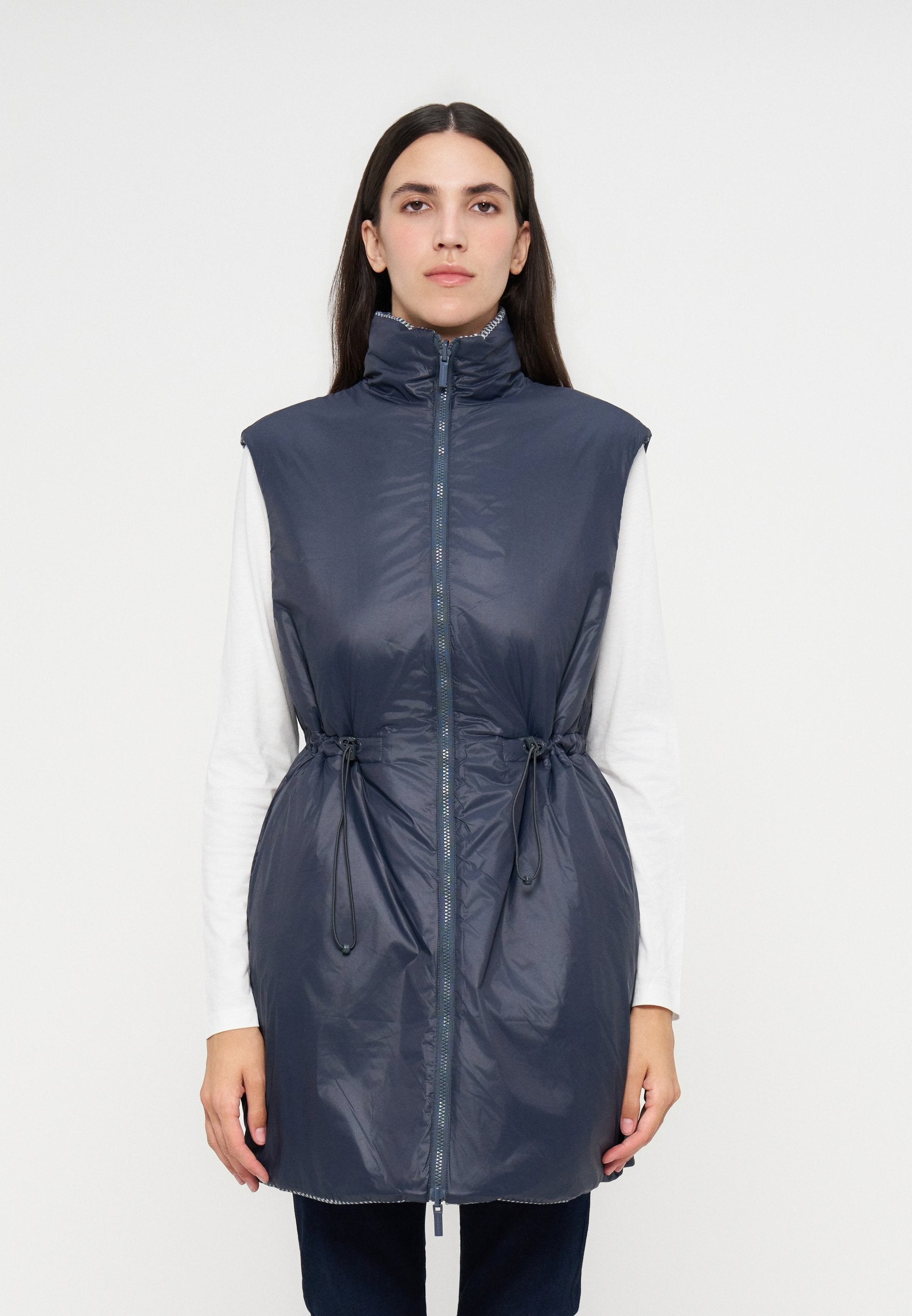 Armani Exchange Weste Media 1