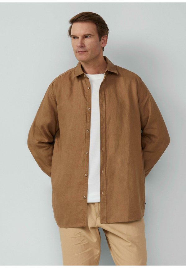 s.Oliver REGULAR FIT MIT KRAGEN - Shirt - sandstein