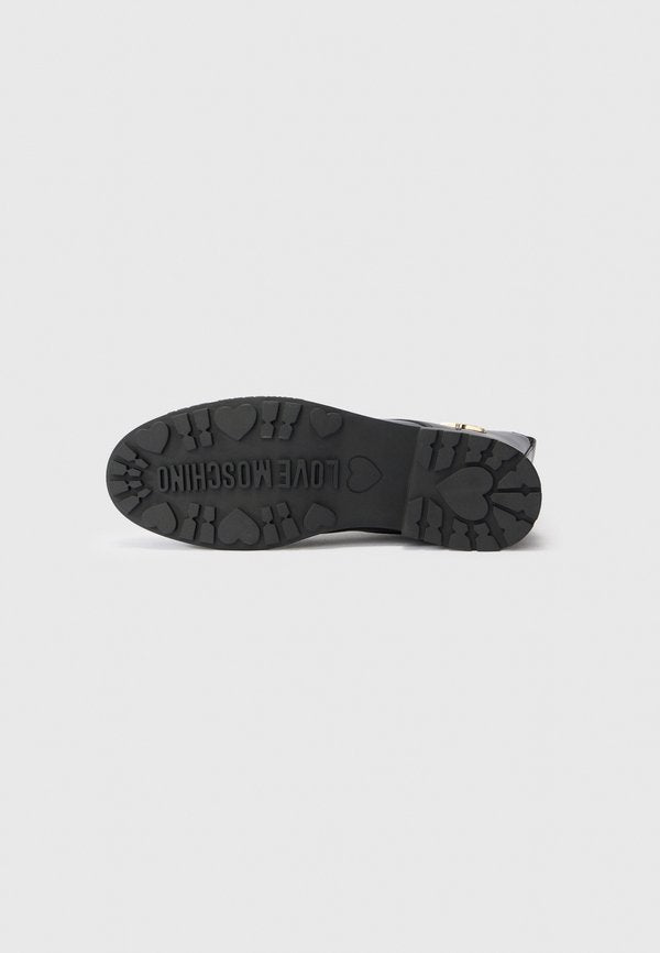 Love Moschino