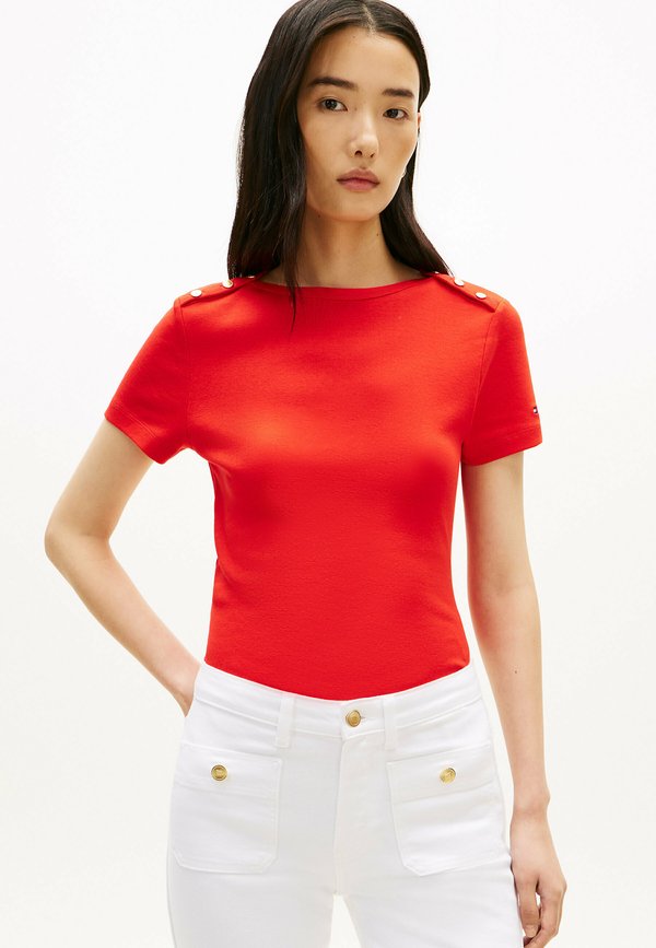 Tommy Hilfiger GOLD-TONE BUTTON SLIM BOAT NECK T-SHIRT - Print T-shirt - fireworks