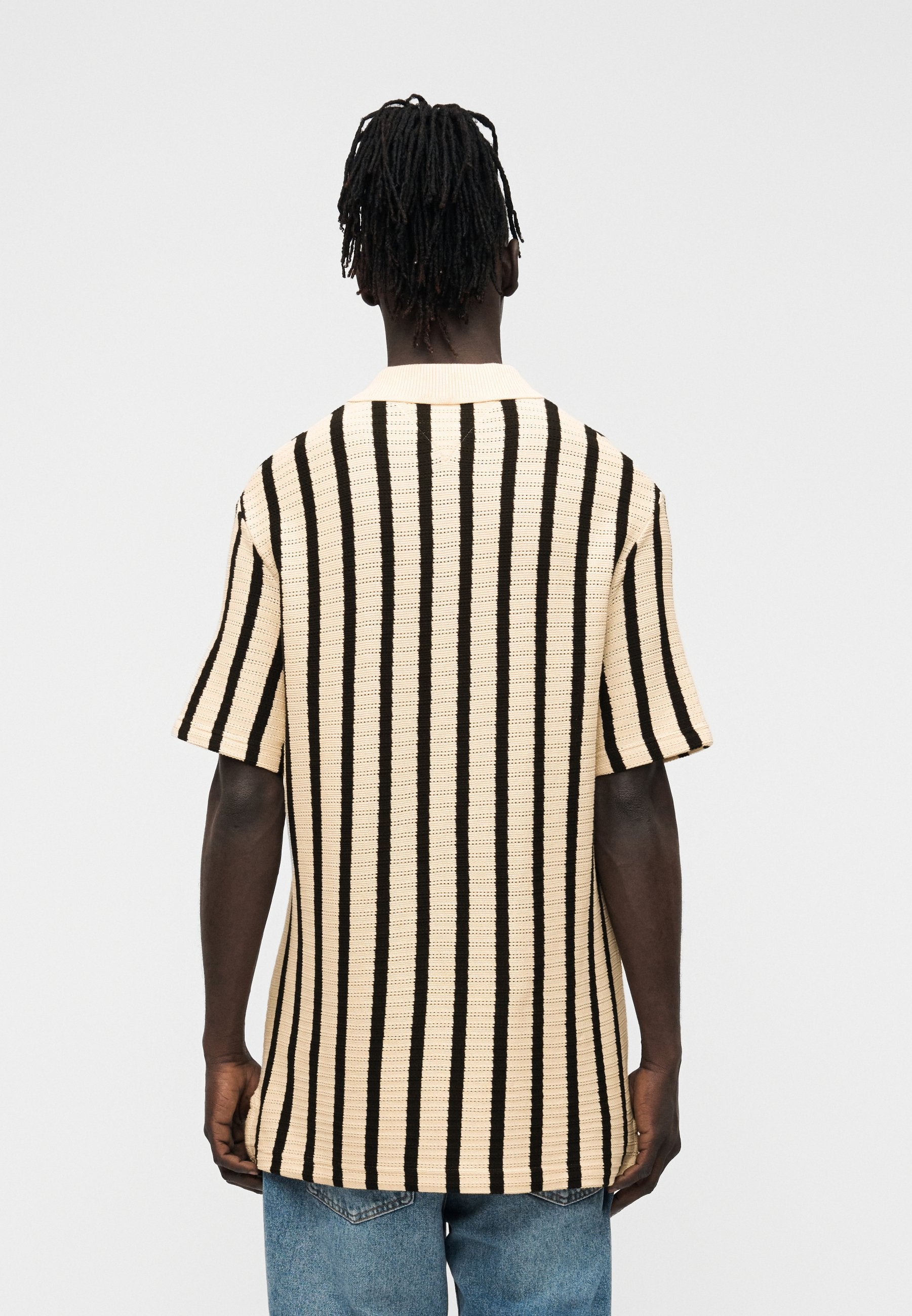 OPEN RELAXED FIT Media 4