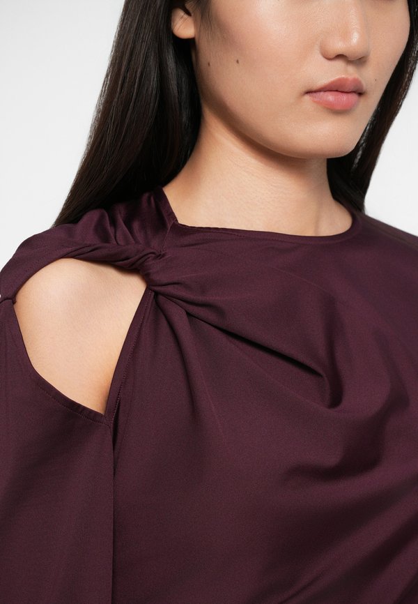 Victoria Beckham TWIST ARMHOLE DETAIL