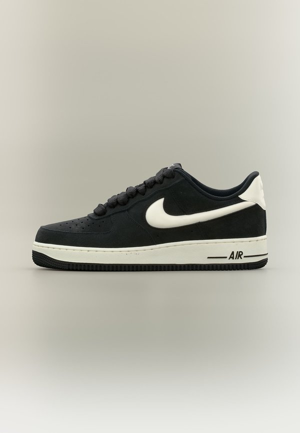 Nike Sportswear AIR FORCE 1 07 LV8 UNISEX - Trainers - black/sail