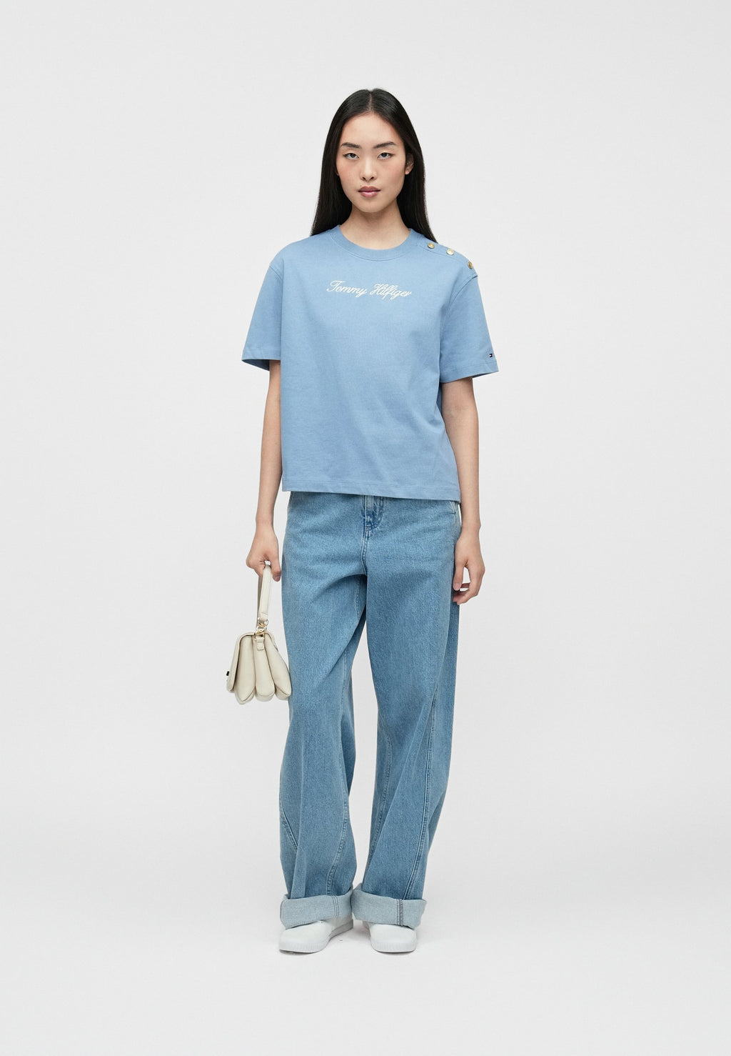 GOLD-TONE BUTTON LOGO EMBROIDERY RELAXED T-SHIRT Media 2