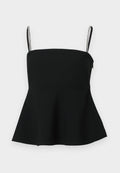 Schwarzes Peplum-Oberteil mit dünnen verstellbaren Trägern und silbernen Akzenten. Aus glattem Stoff gefertigt, mit einer taillierten Passform und einem ausladenden Saum.