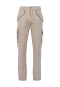 Beige Cargo-Hosen aus strapazierfähigem Material, mit mehreren Seitentaschen, geradem Bein-Design und sichtbaren Nähakzenten.