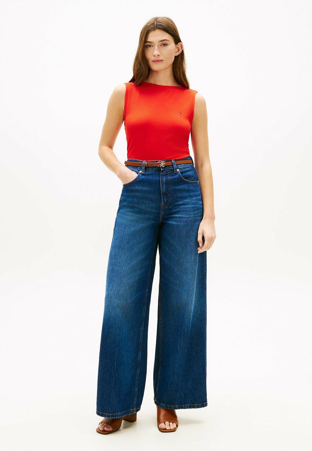 SLIM BOAT NECK  Media 2