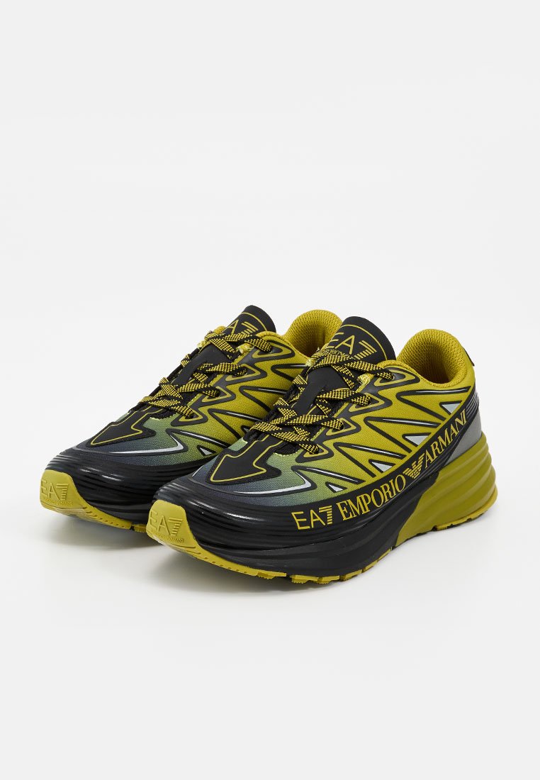 CRUSHER DISTANCE Media 2