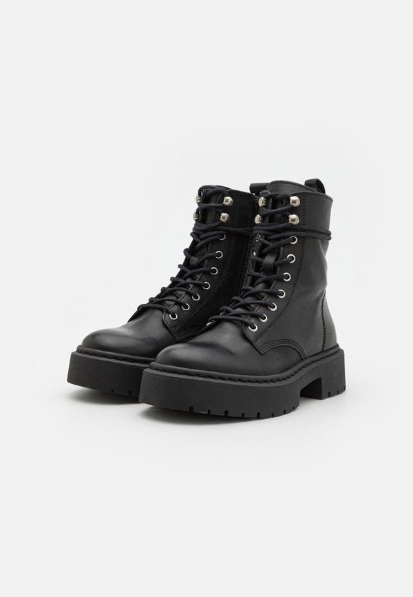 Steve Madden GUSTO