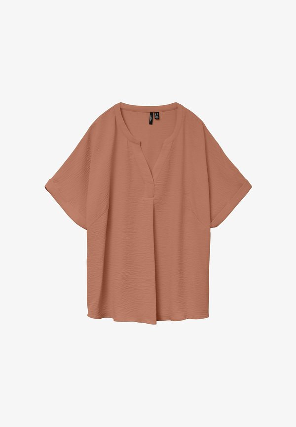 Vero Moda Curve MIT KURZEN ÄRMELN V-AUSSCHNITT - Blouse - mocha mousse