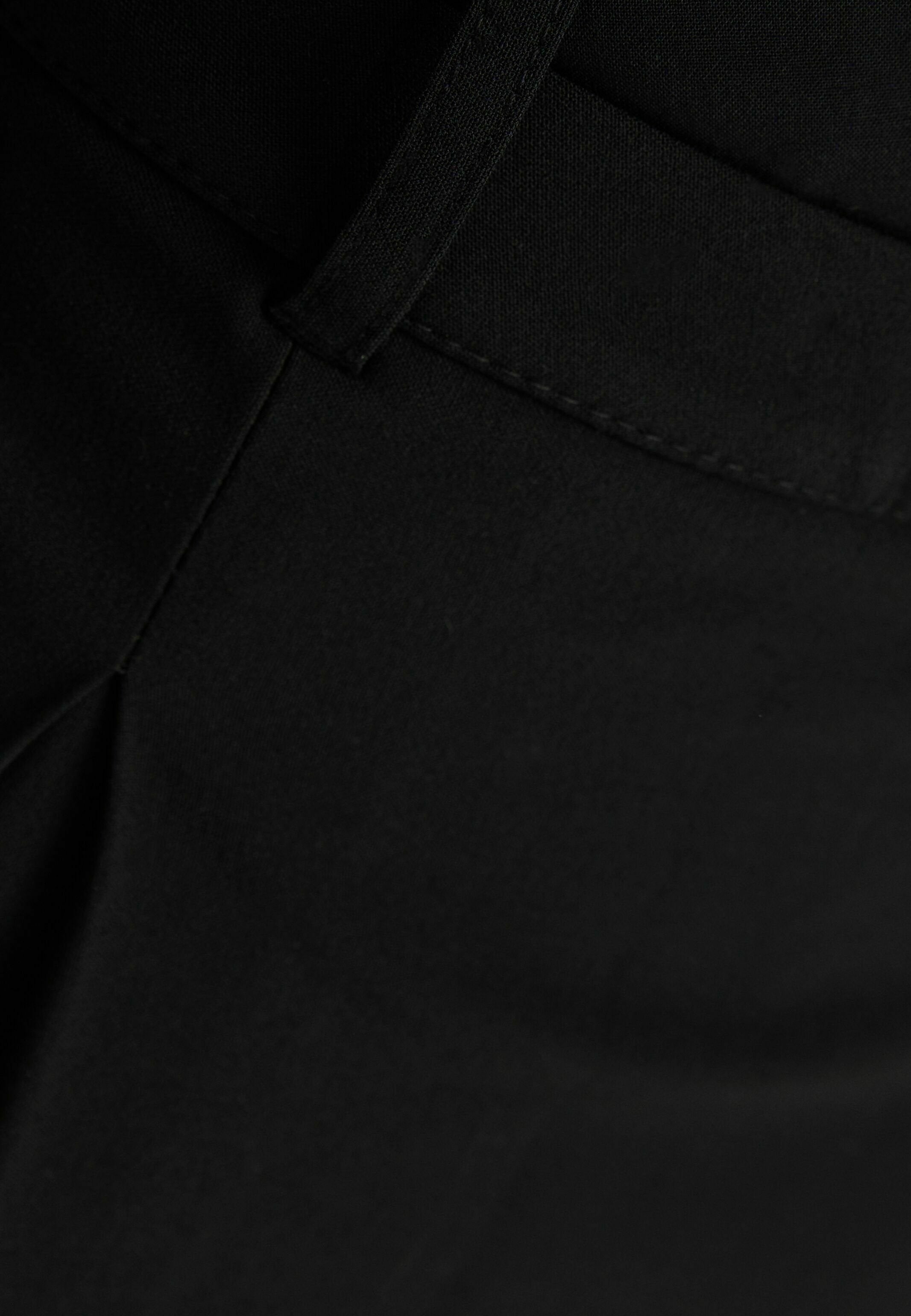 Bershka TAILORED-FIT