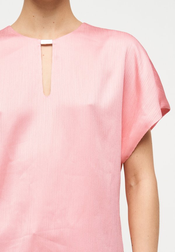 Calvin Klein PLISSE HARDWARE