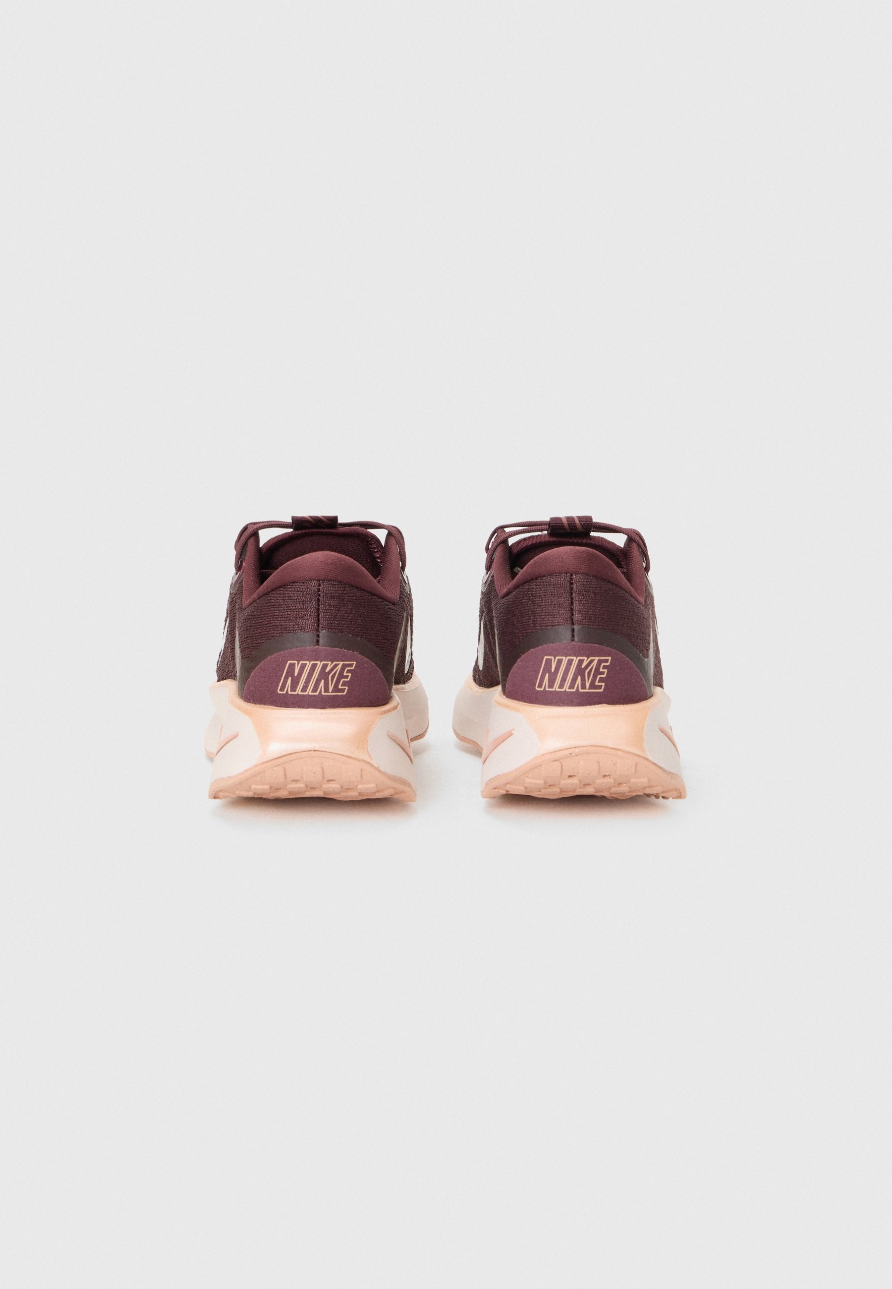 Nike Performance MOTIVA