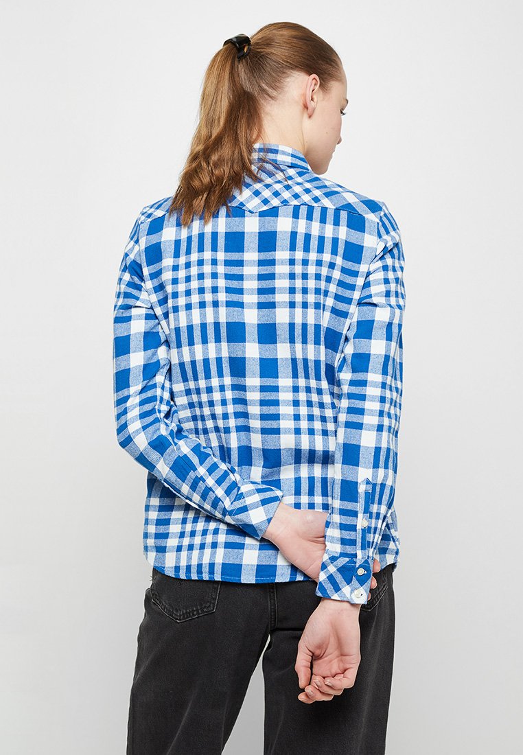 Wrangler REGULAR FIT