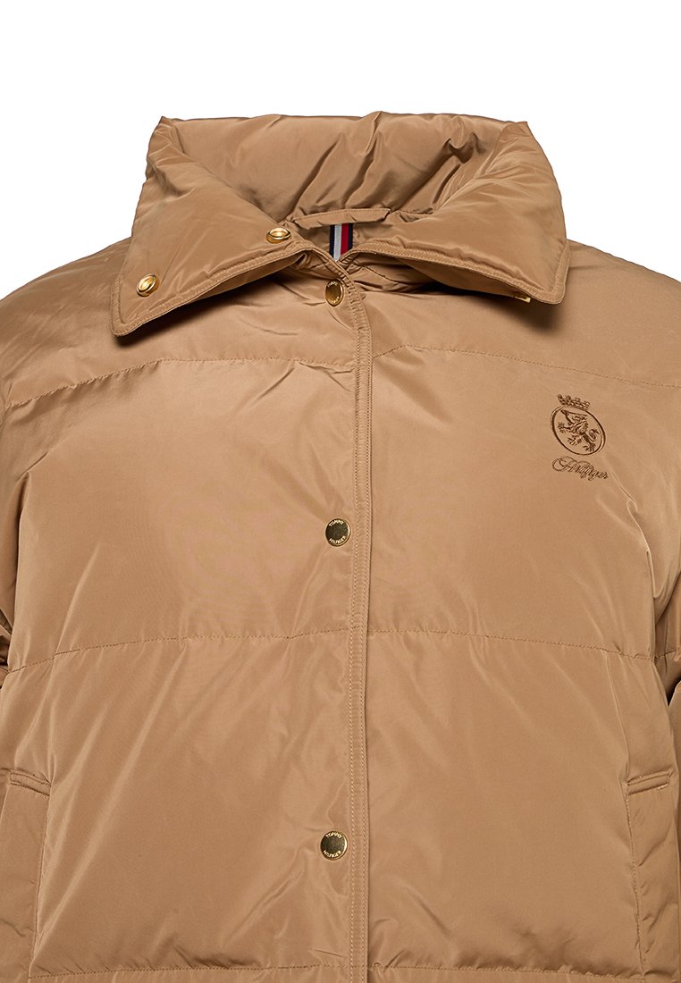 REGULAR FIT Media 3