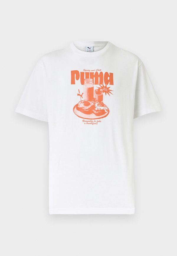 Puma GRAPHIC RELAXED  BREAKFAST TEE - Print T-shirt - white