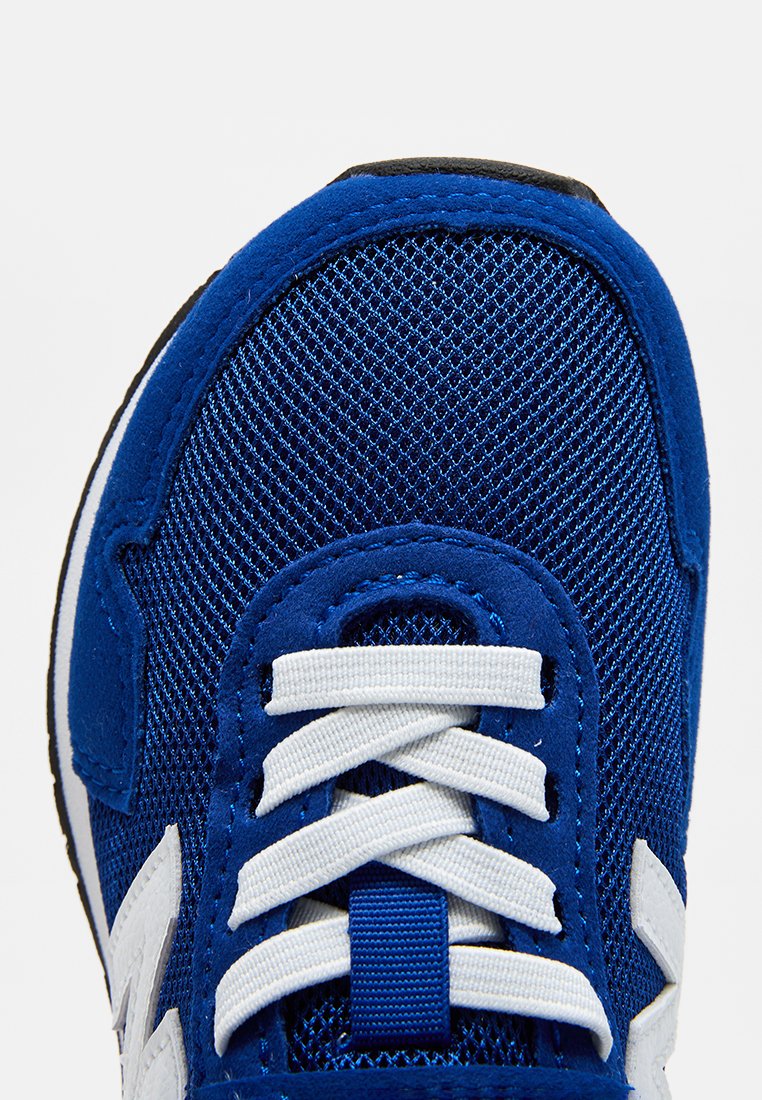 New Balance 323