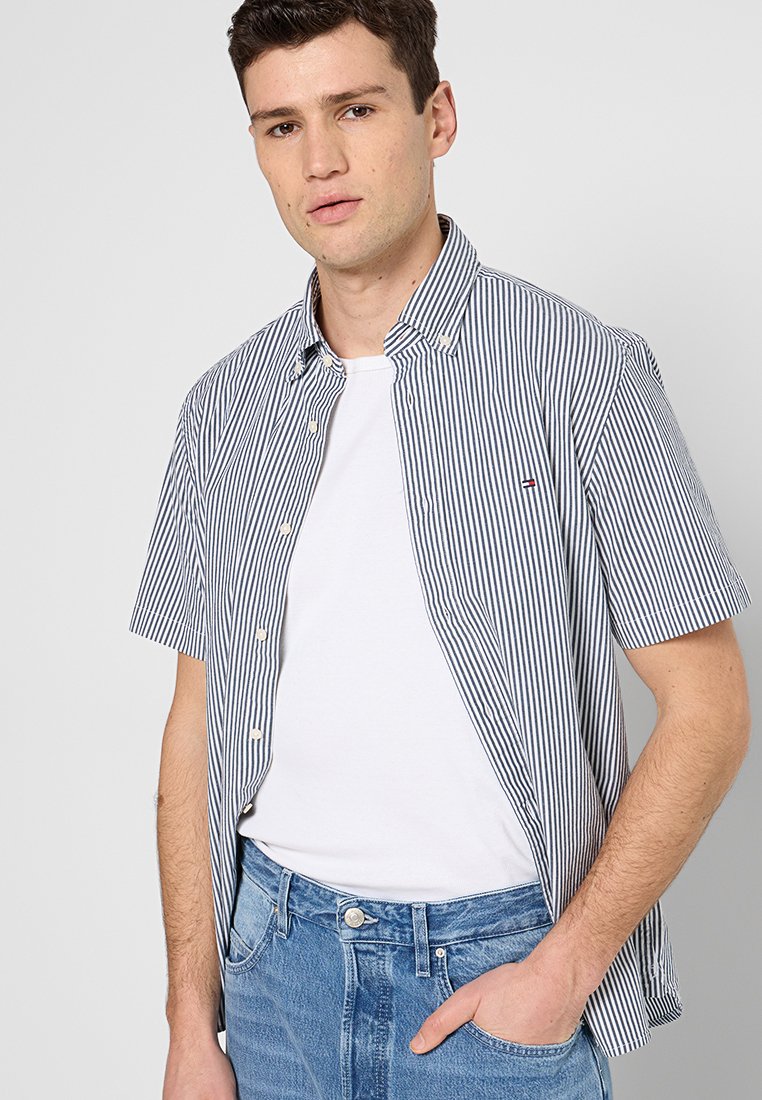 REGULAR FIT Media 5