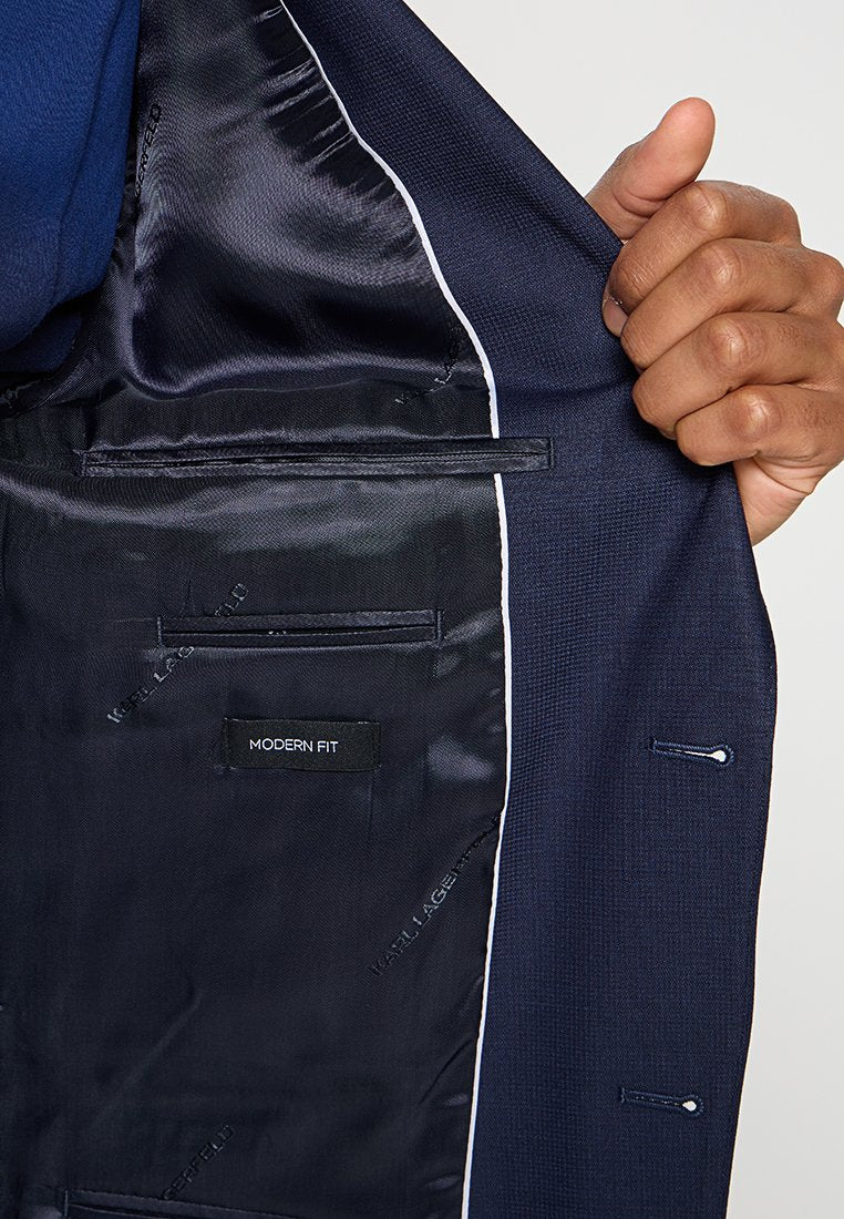 REGULAR FIT Media 8