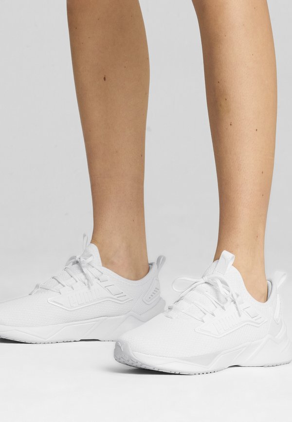 Puma RETALIATE 3 UNISEX - Training shoe - white-feather gray