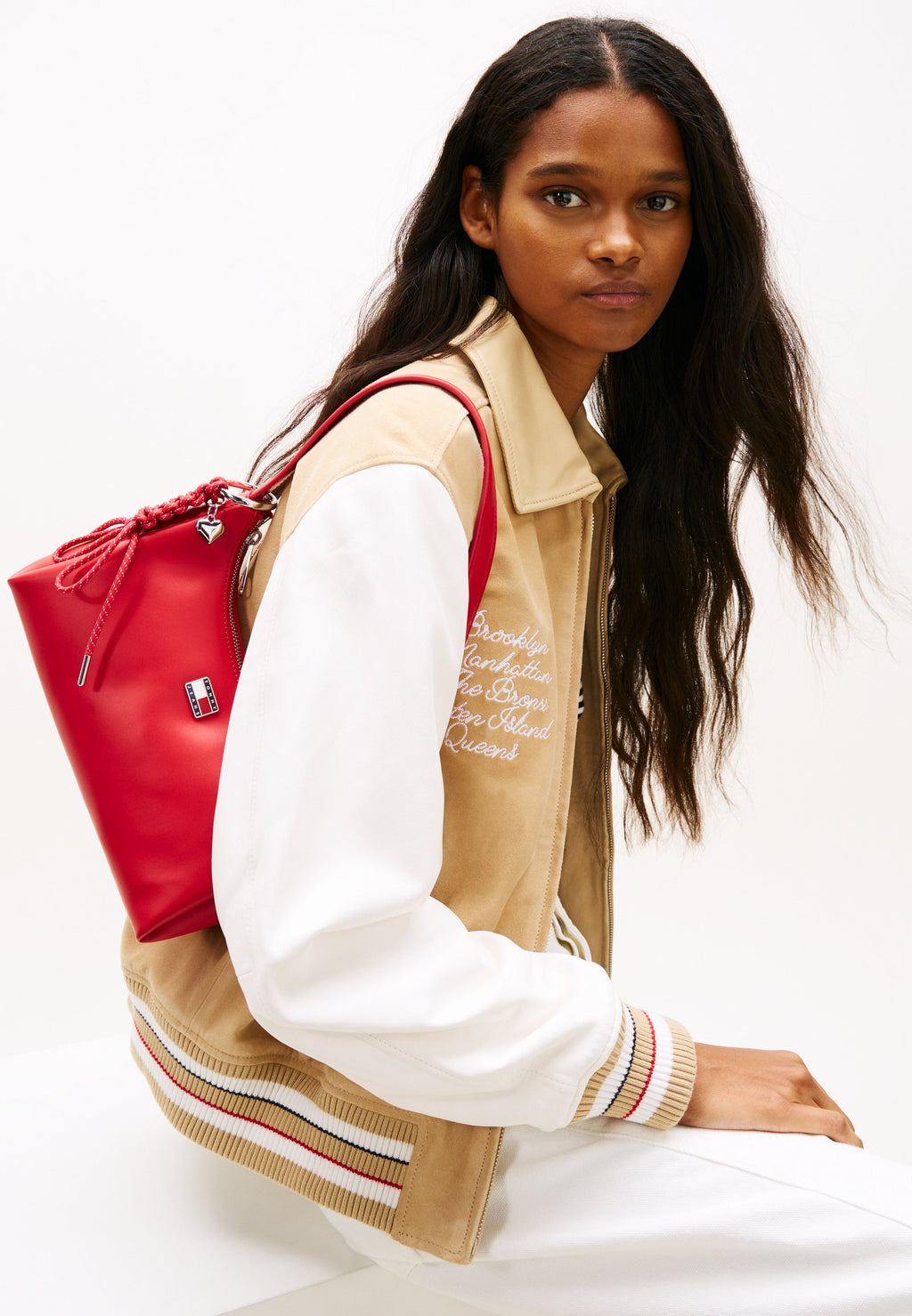 Tommy Jeans LOGO CHARM SHOULDER BAG