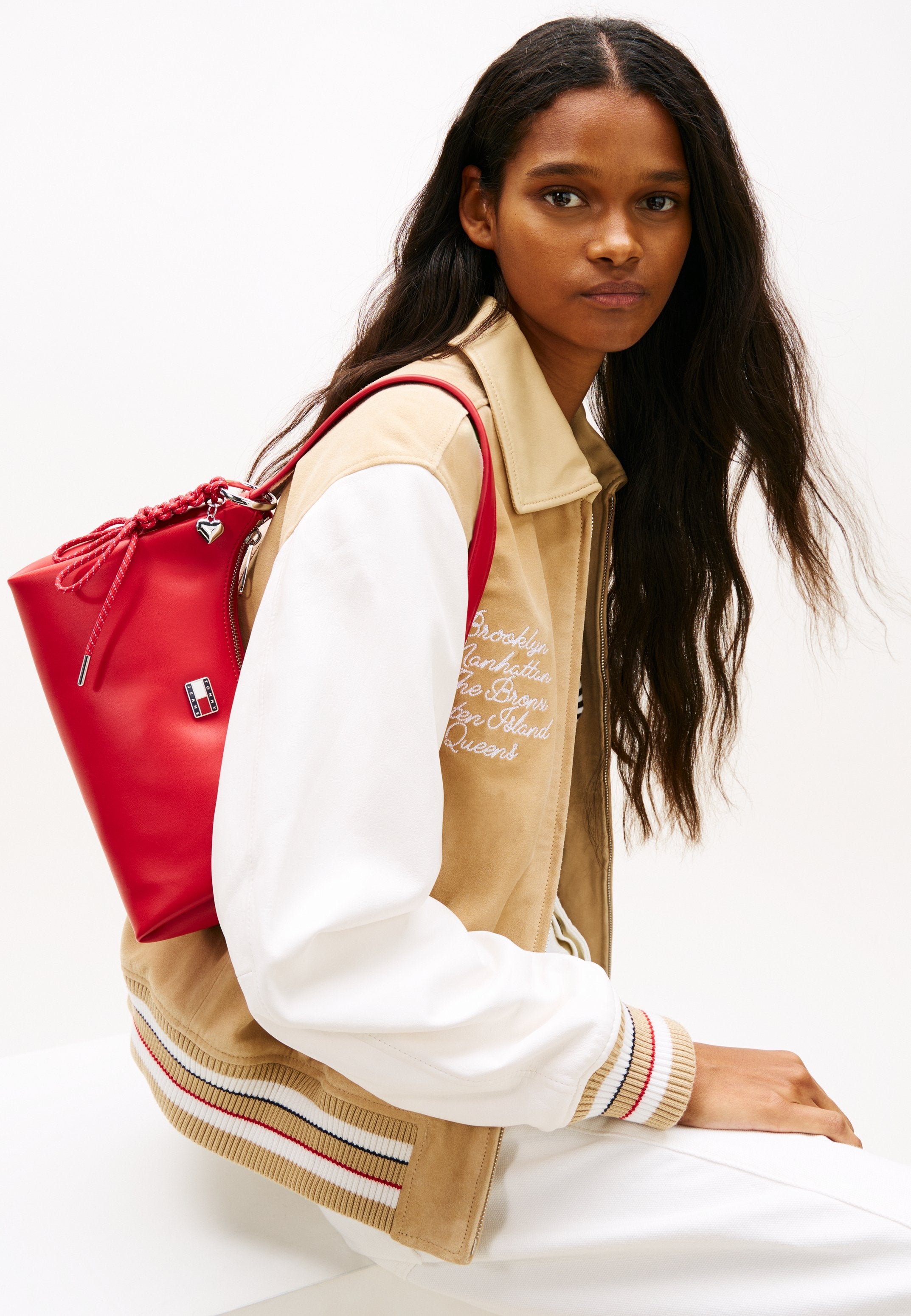 Tommy Jeans LOGO CHARM SHOULDER BAG