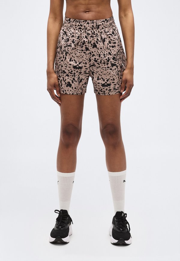 Puma GRAPHIC ANIMAL - Sports shorts - sandstone