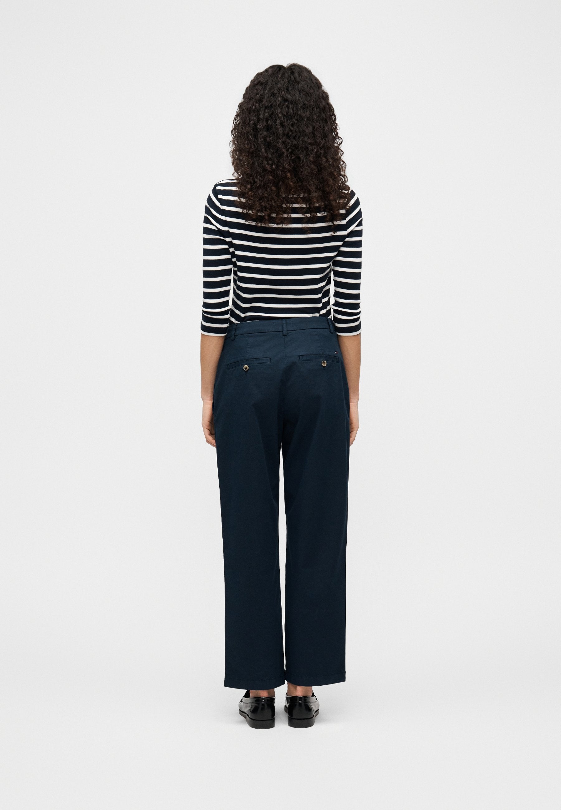 WASHED SLIM STRAIGHT LEG CHINOS Media 4