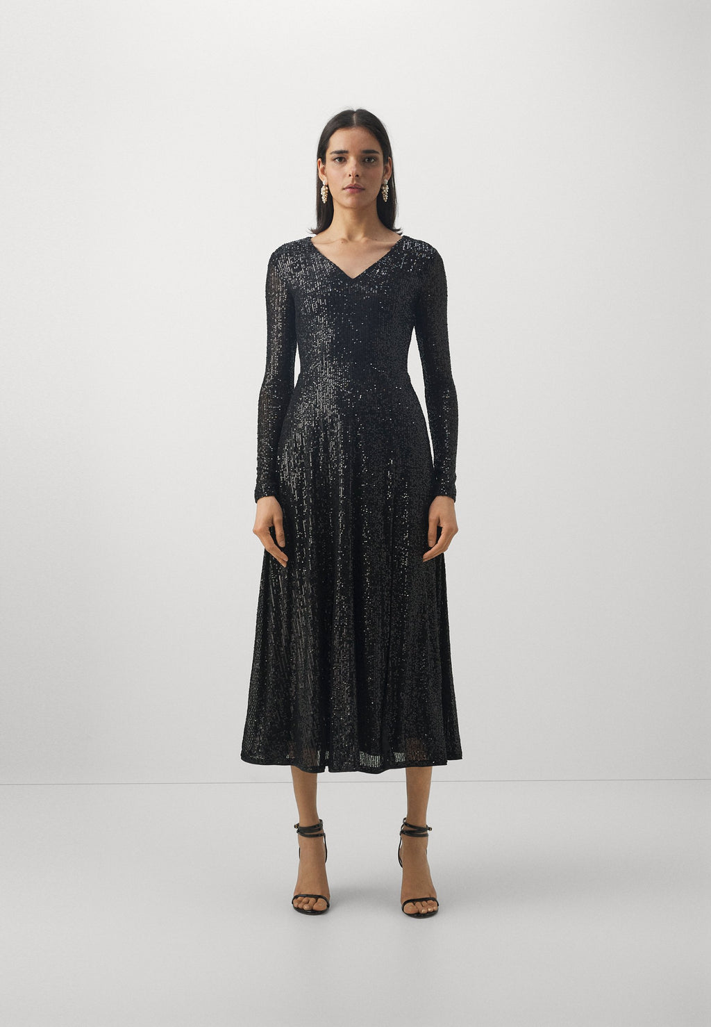 EVENING DRESS Media 4