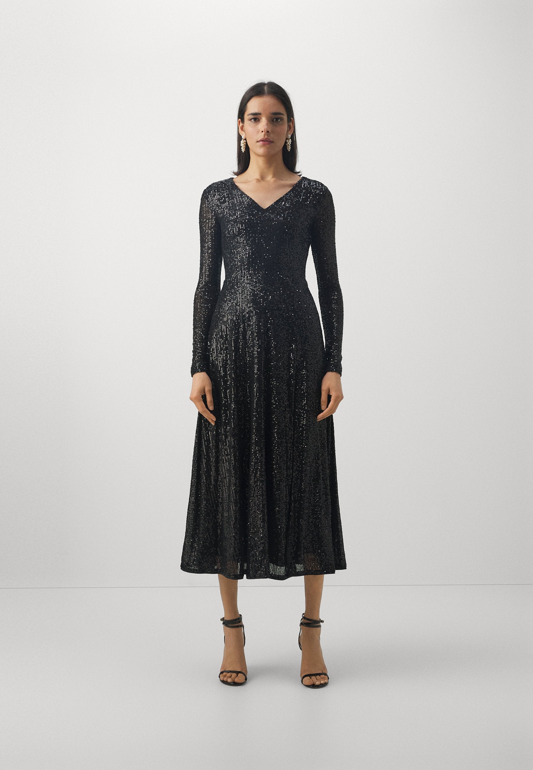 EVENING DRESS Media 4