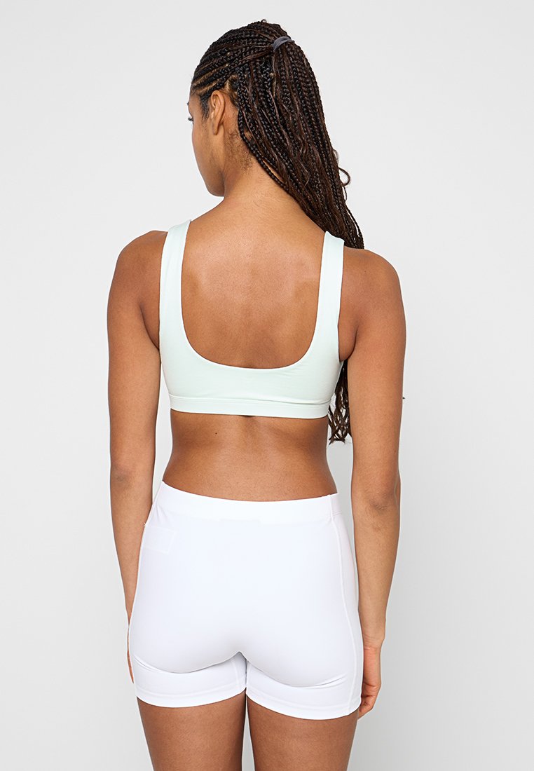 Fabletics LOLA