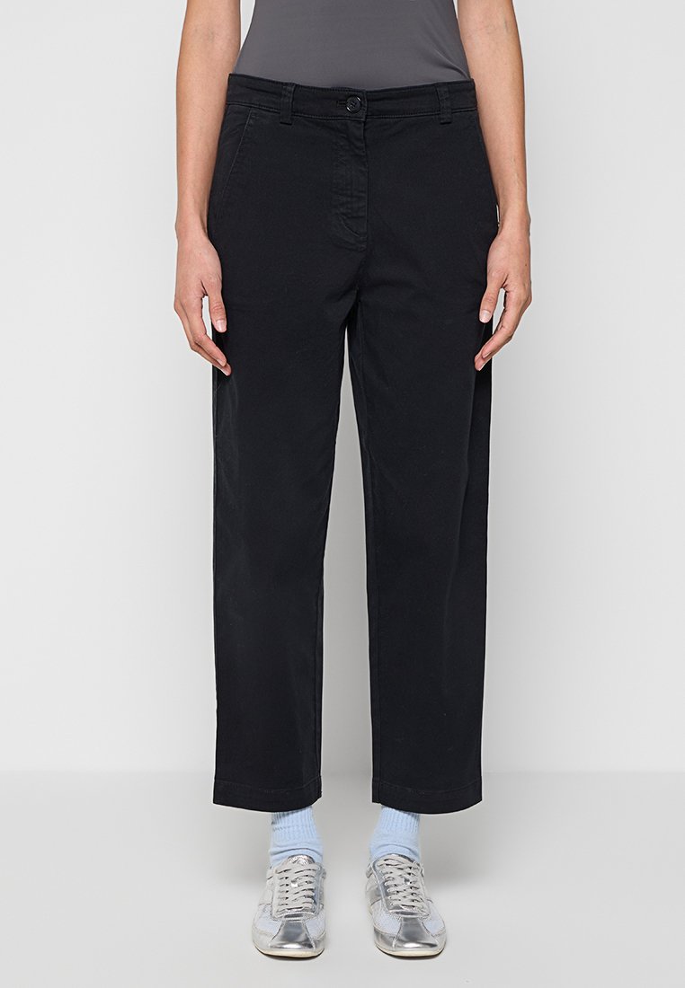 Marc O'Polo Chino Media 1