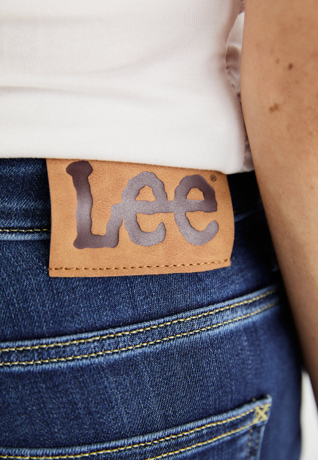 Lee SCARLETT HIGH