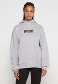 Grauer Hoodie mit einer Vorderentasche, schwarz-weißer "PGDR Built to last"-Logo, großzügiger Schnitt, lange Ärmel und Baumwollmischgewebe.