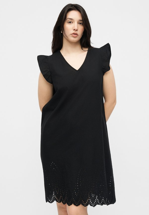 ONLY Carmakoma CARTULUM DRESS